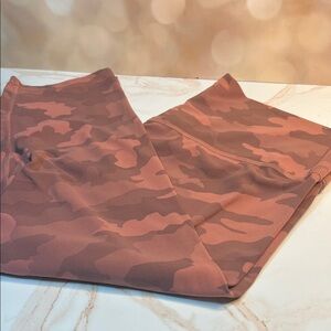 lululemon athletica Camouflage Leggings in Pink and Brown